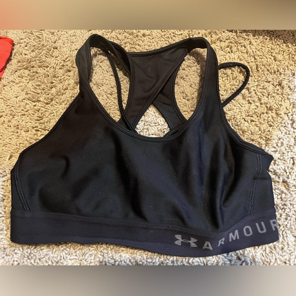 3 Underarmour sports bras